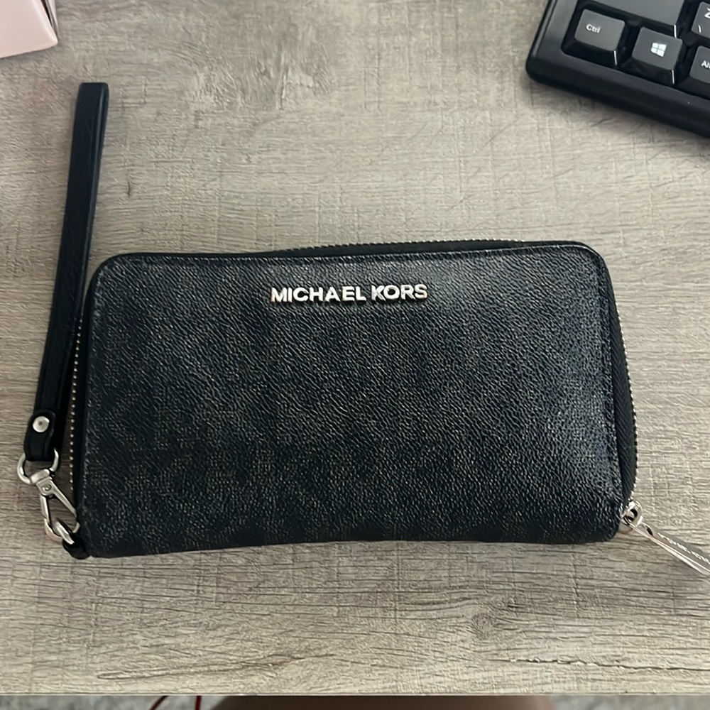 Black Michael Kors wallet